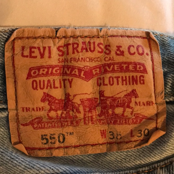 Y2K Light-Wash Relaxed Fit Levi Mom Jeans - Picture 7 of 8